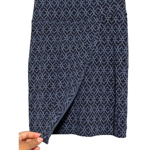 Women’s Athleta Blue Moroccan Print Stretch Tercel Seaside Foldover Wrap Skirt - Picture 4 of 9